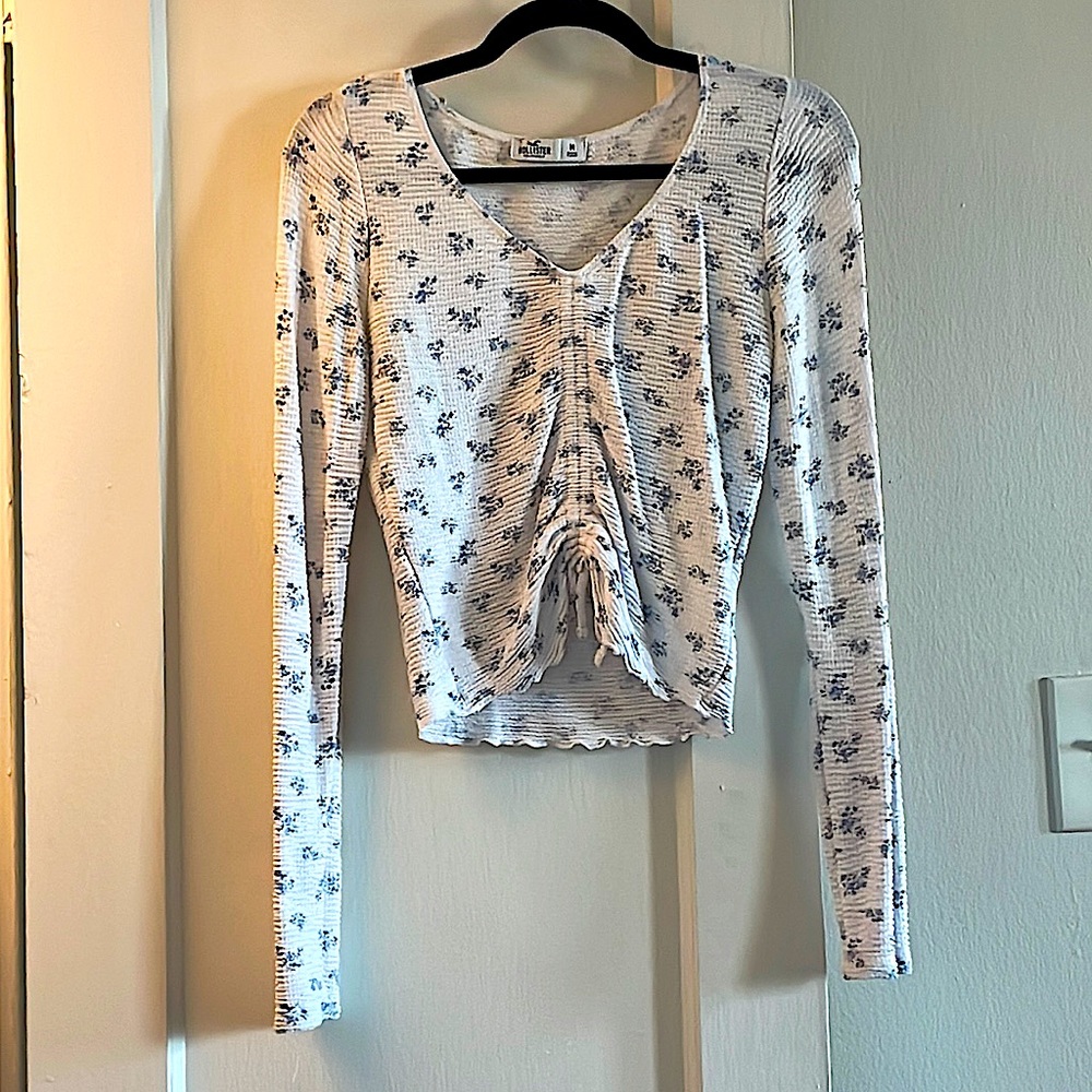 Hollister Cinch Front Floral Top (M) 🦋